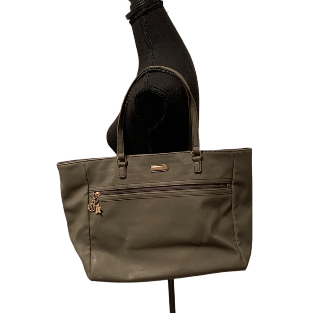 Tommy Hilfiger Shoulder Bag in Olive Green